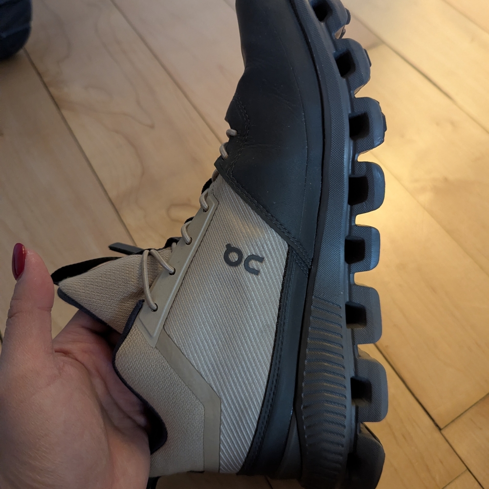 On Running Women's Black and Beige Sneakers - Picture 7 of 8